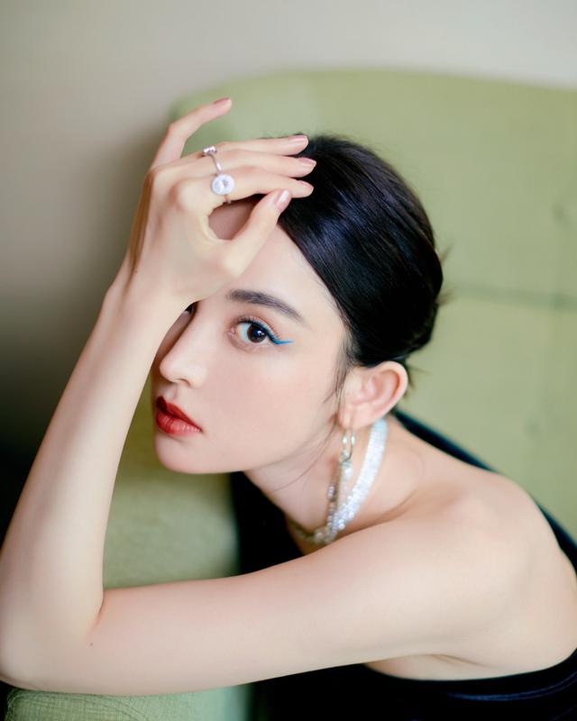 惊艳的日系女星 99bd89e4ac37417993563b837ab6e7b7.jpeg