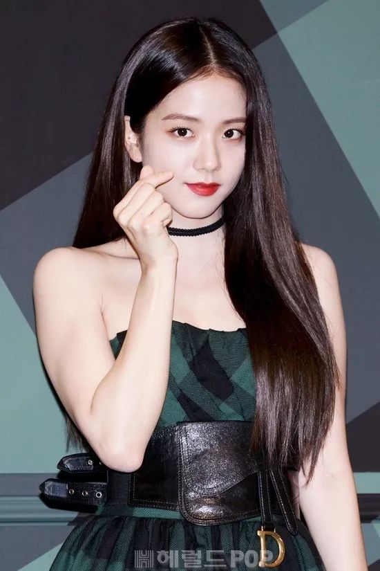 blackpink金智秀出席dior活动,新闻图也超绝美!