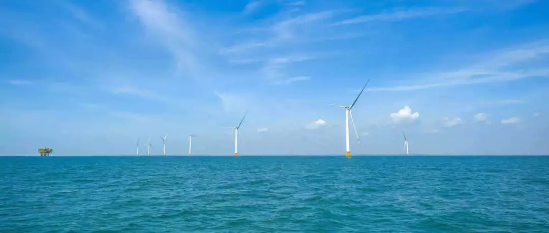 广东省首个大兆瓦级海上风电项目首批风机成功并网发电