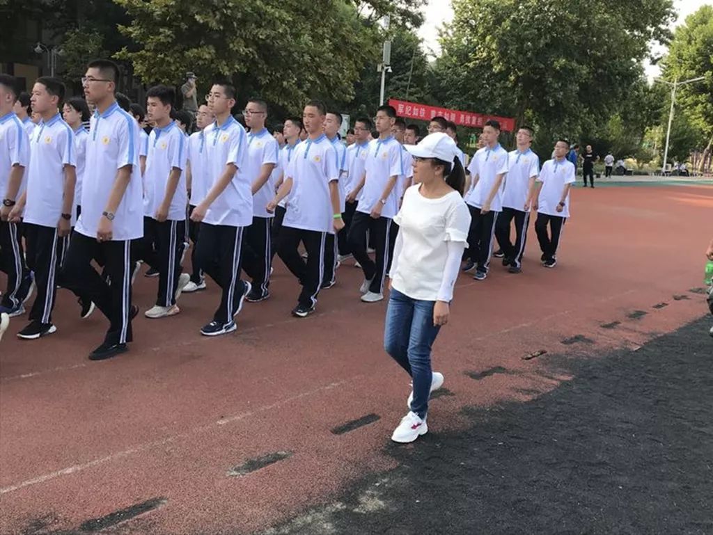 遇见更坚强的自己历城一中2019级新生军训侧记