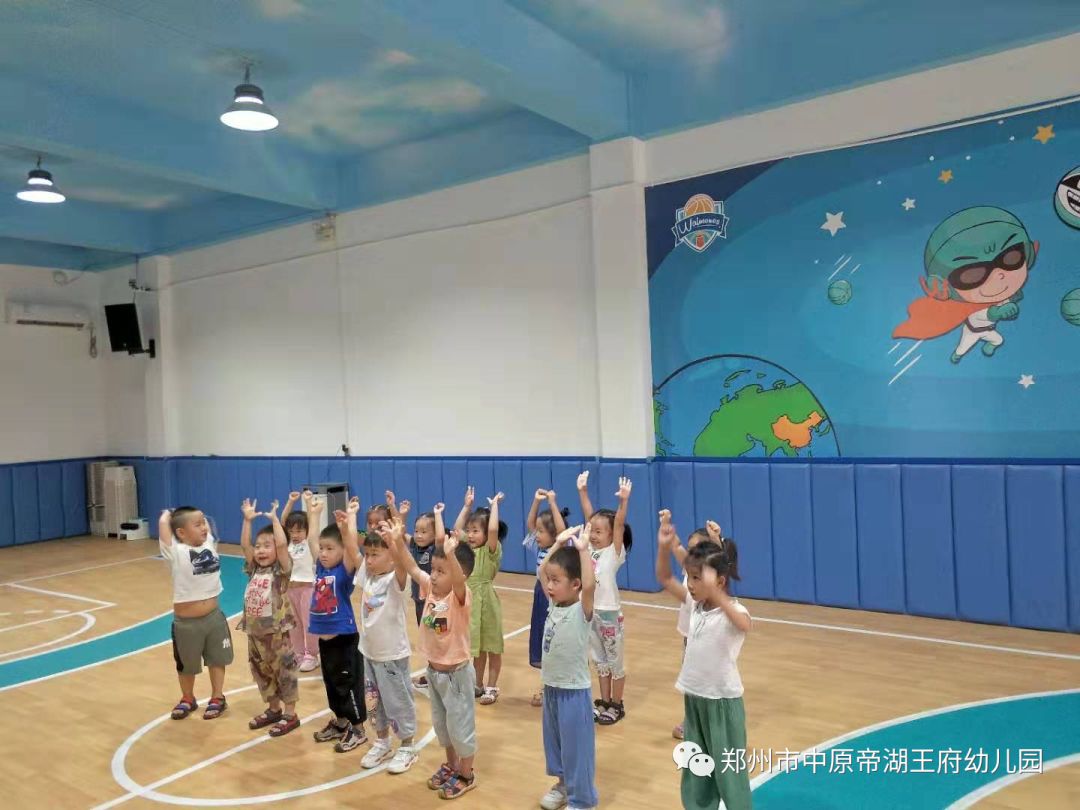 孩子们欢迎你帝湖王府幼儿园开学第一天