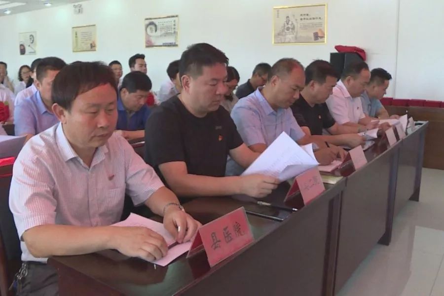孟津县卫健委召开第二届"中国医师节"表彰大会_李松奇