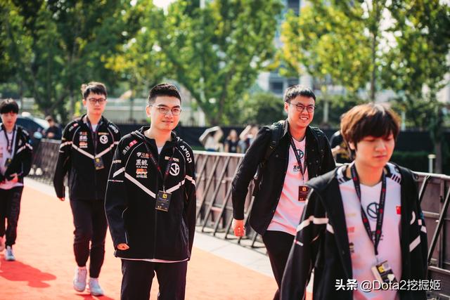 dota2 ti9 上海火爆开场,g胖现场被喊还钱,lgd模特队c