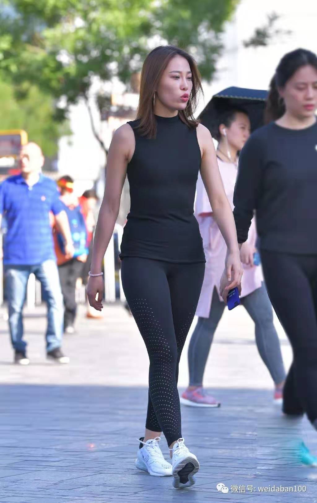 美女身材好 穿什么都会很漂亮