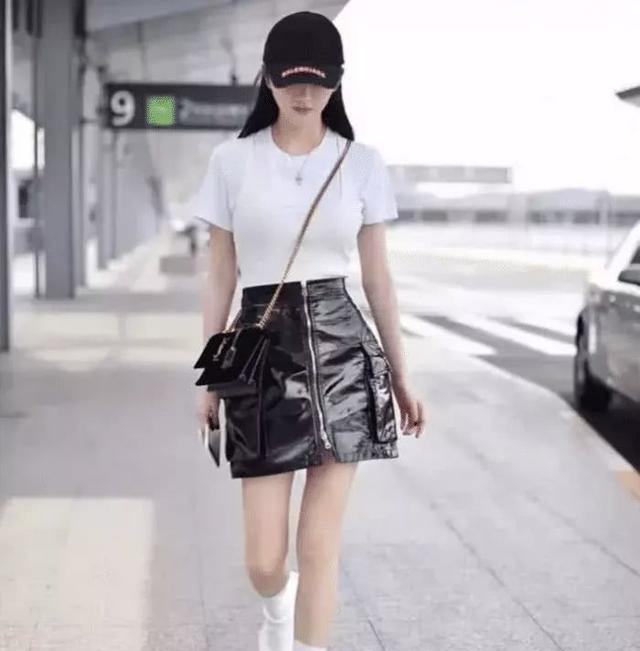 飞机场女孩裙子 efd5a744e4174fc1952b5ef0b3aaee23.png
