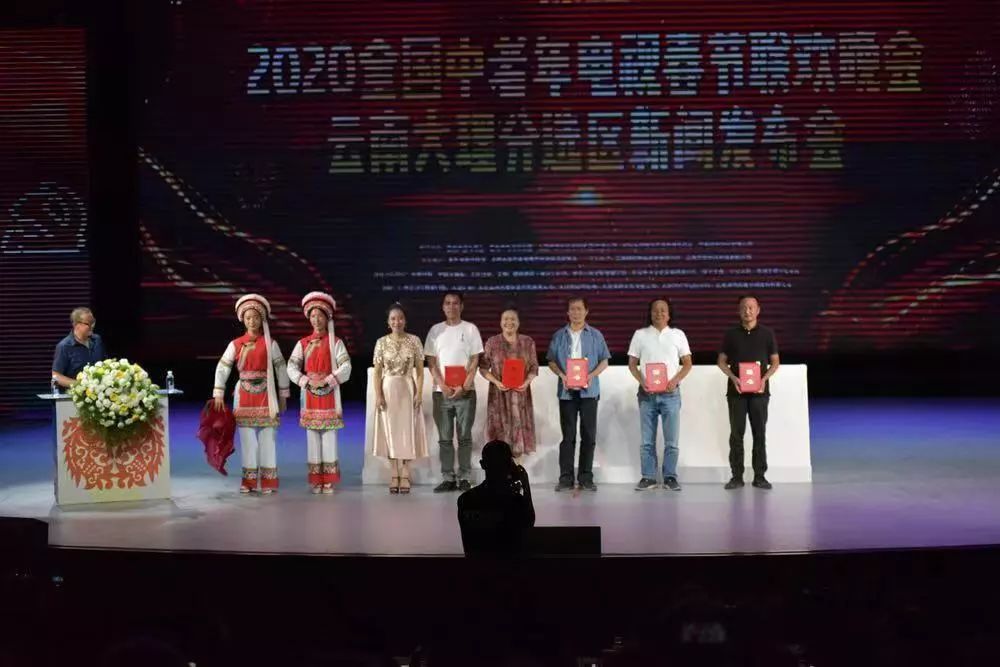 热爱文化传媒公司 fe64ec6f638b44b8a49e13d2ae55208f.jpeg