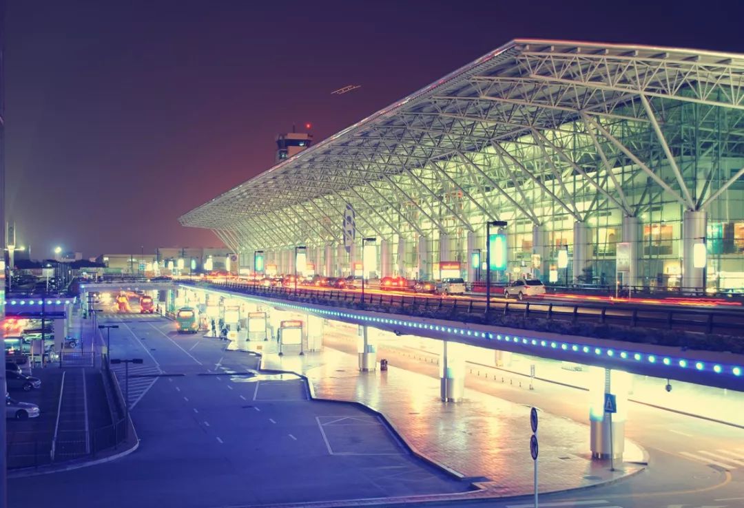 工作,出游交通方便 沿途站点设有新干线机场站 和深圳宝安机场站点