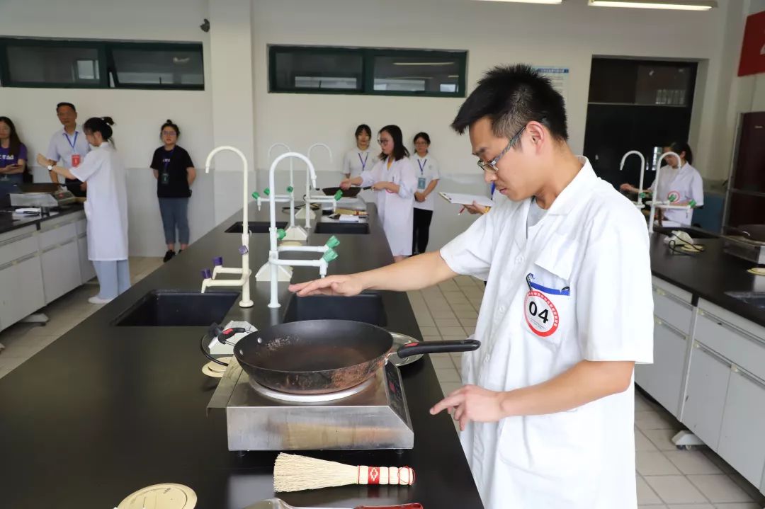 从"纸上谈兵"到"学以致用" 这场中药调剂员职业技能竞赛,有看头!