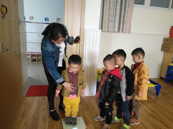                     4岁男童比同龄人矮了10厘米，和这些习惯有关，你家娃中了几条？