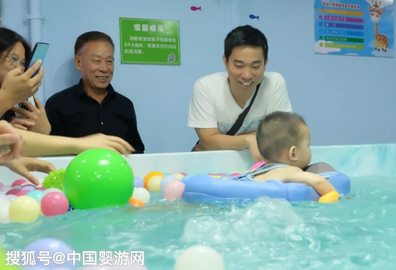                     原创            婴儿游泳的好处|长高只是附带作用！更多的好处在这些方面！