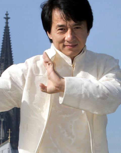 "成龙"原来竟只是艺名,得知原来名字后,网友:不是姓房
