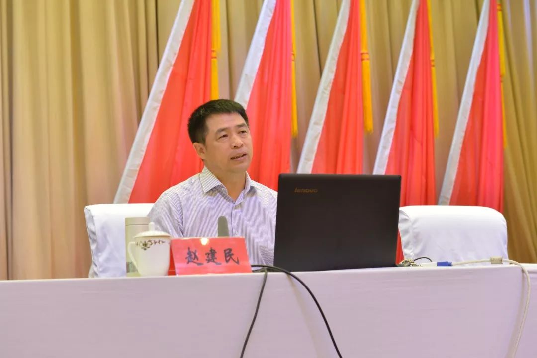 邀请自治区反邪教协会秘书长赵建民作《共产党员要旗帜鲜明反邪教》