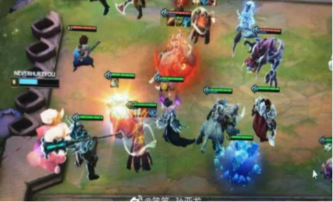 笑笑云顶之弈完美吃鸡,自信膨胀微博发消息