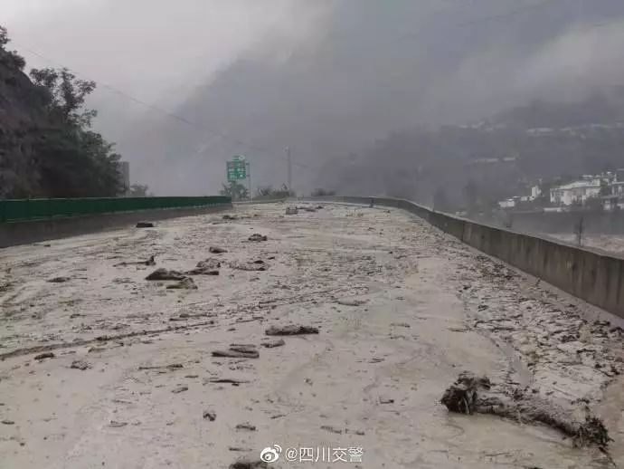 阿坝州多少人口_阿坝州地图