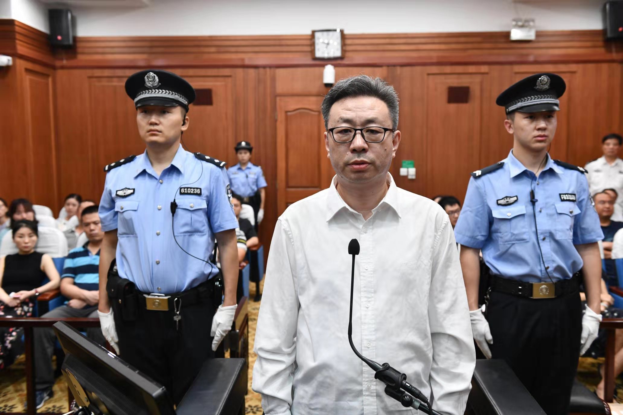西安市中级人民法院公开开庭审理 中共榆林市委原书记胡志强受贿一案