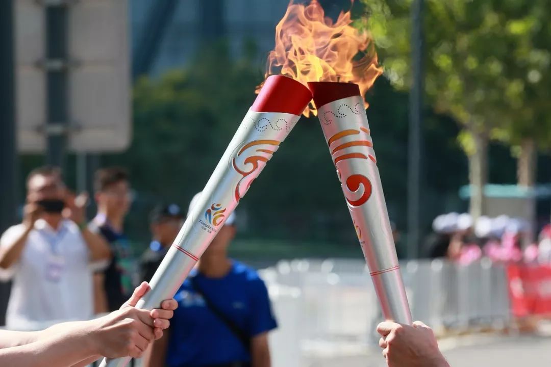 热点激动人心参与残运会暨特奥会圣火传递的火炬手有话说