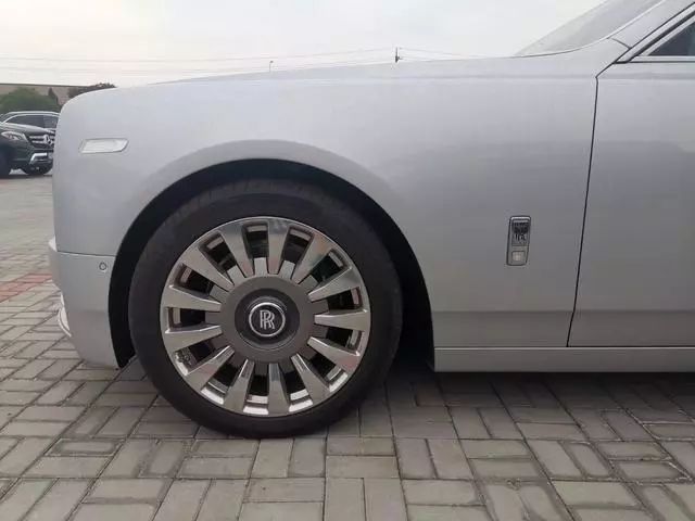 5fc884a9390845cc972b47cc49ff8407.jpeg