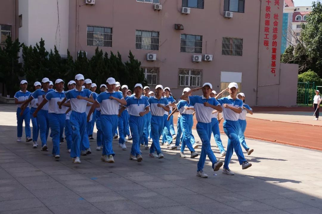 青岛旅游学校军事夏令营系列之五青春印记完美呈现精彩人生扬帆起航