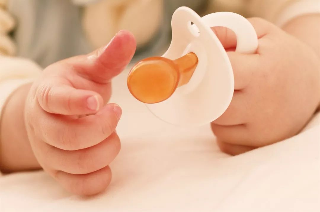 如何给宝宝戒奶成功 640a4396f92d4eb59be55c47420f1c88.jpeg