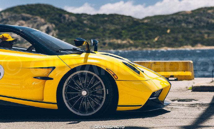 pagani huayra roadster