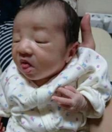                     新手父母比赛如何把孩子拍的更“丑”？网友：感谢父母不扔之恩！