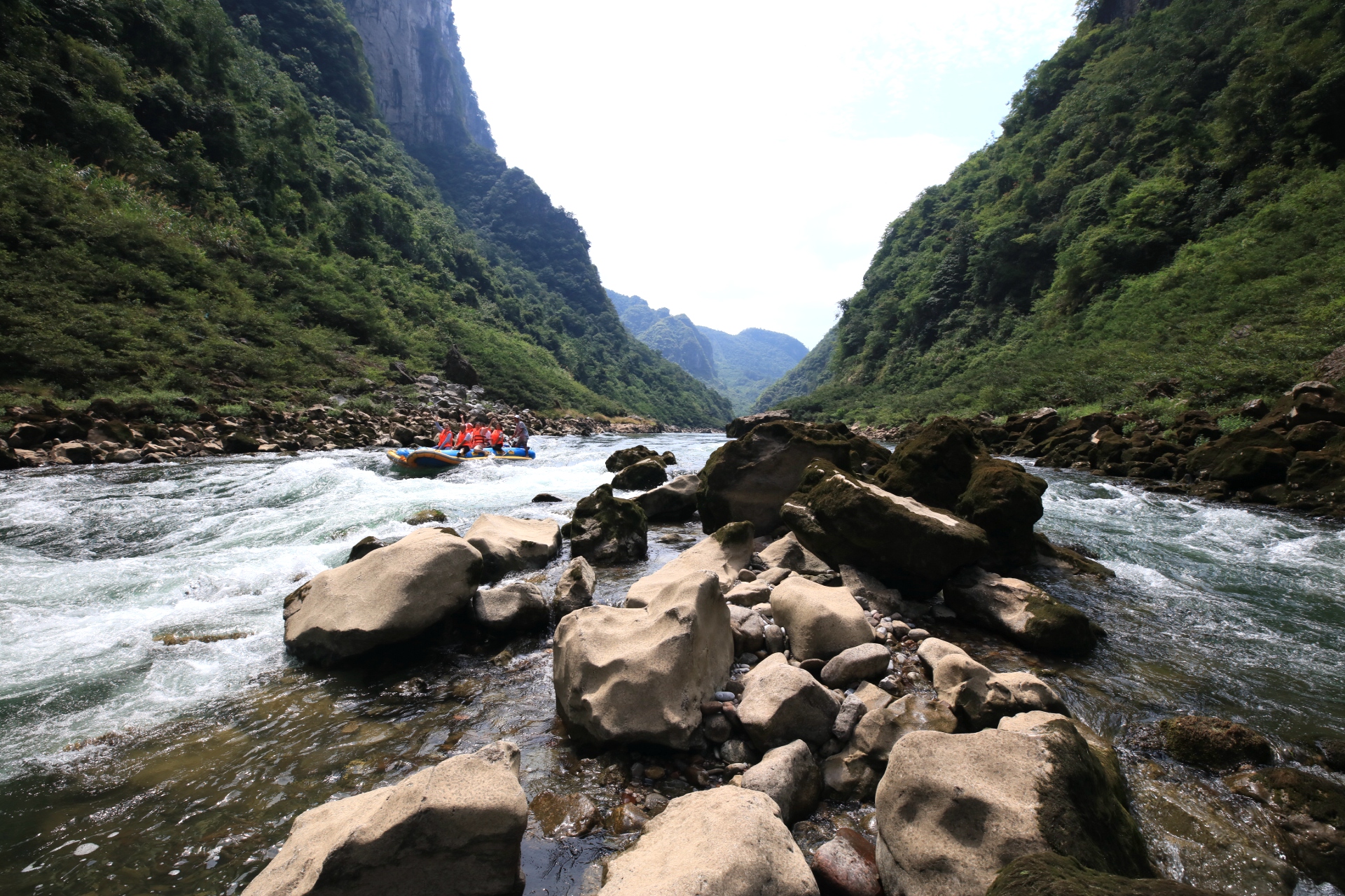 张家界茅岩河风景区:避暑漂流亲水乐