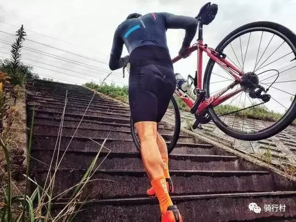 拍车照片技巧苹果 95bfe6caf821471d85e7745a19cdefa0.jpeg