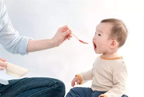                     这样给宝宝补钙铁锌？小心“营养”变“毒药”！