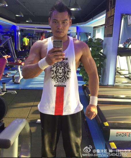 中国健身奇迹!一条假肢 完美肌肉,29岁肌肉小伙用下半身征服了无数人
