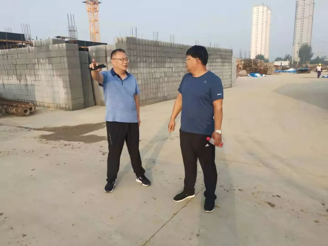 4 董事长张建军为了开元学校殚精竭虑,夙兴夜寐,抓管理,刎细节.