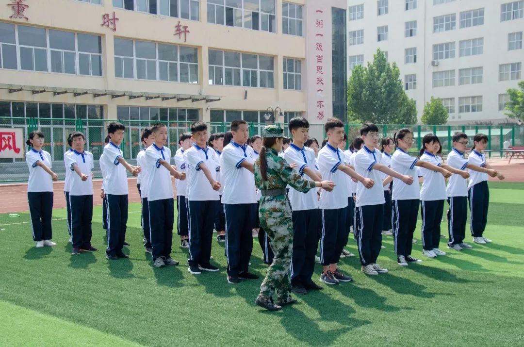 2019年8月21日,广宗一中,广宗太行中学的新生迎来了崭新的军训生活.