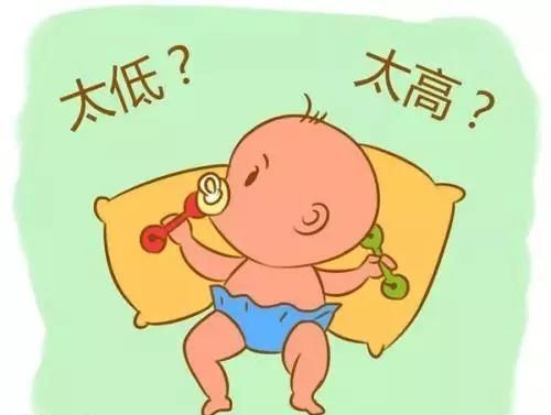                     原创            新生儿用定型枕头型会比较好看？宝宝扁头好看还是圆头？
