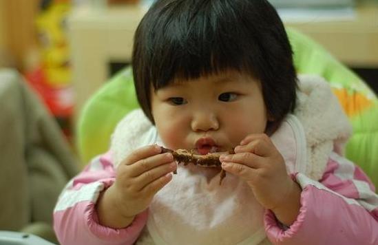                     再挑食、消瘦的孩子，经常煮这汤喝，立马开胃！还能长高不易生病