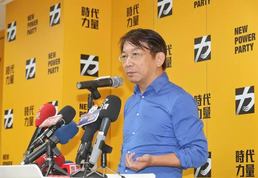 希望继续慰留邱显智,原定20日决策会改选党主席一案,仅林亮君一人登记