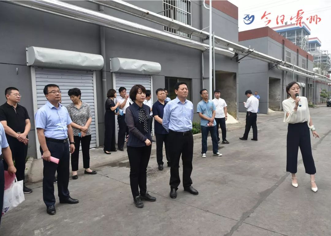 崔山原在全市重点项目推进会上强调——以决战决胜的信念 全力以赴