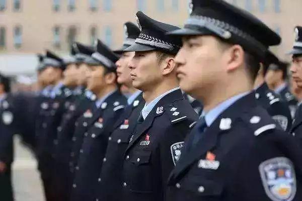 怎样才能当上警察这个职业 88840fba88c5479da95738a550e2a8af.jpeg