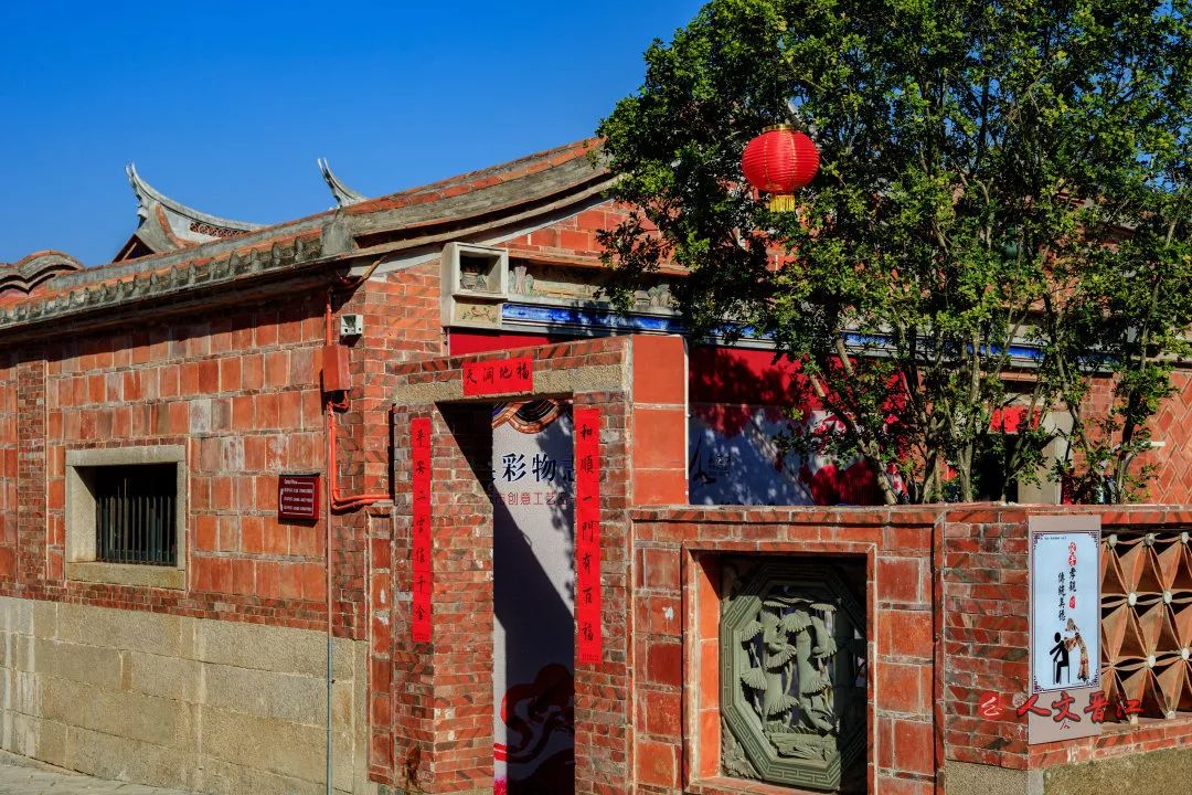 【七律】《晋江五店市》（步韵熊东遨老师《新建五店老街景区即笔》）庄灿煌