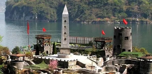 杜鸿:虚构的人物活在真实的历史空间里---关于