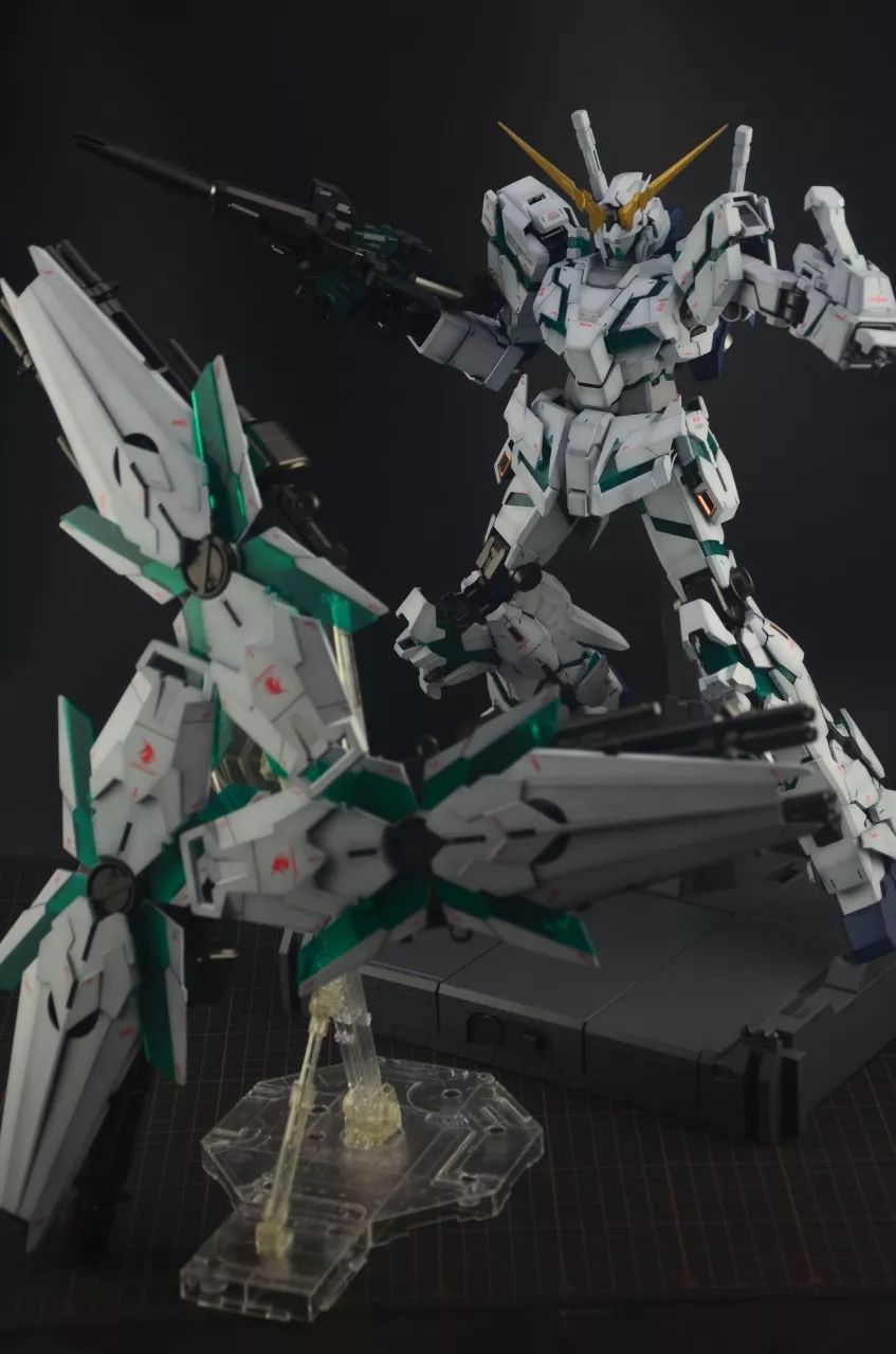 rx-0 独角兽高达是日本小说,动画片《机动战士高达 uc》中出现的一个