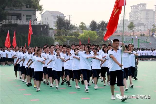 国防教育进校园,桃江一中军训汇报演出别样精彩!