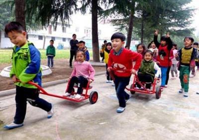                     为什么宝宝睡觉喜欢滚来滚去？并不是太热，4个原因你可能想不到