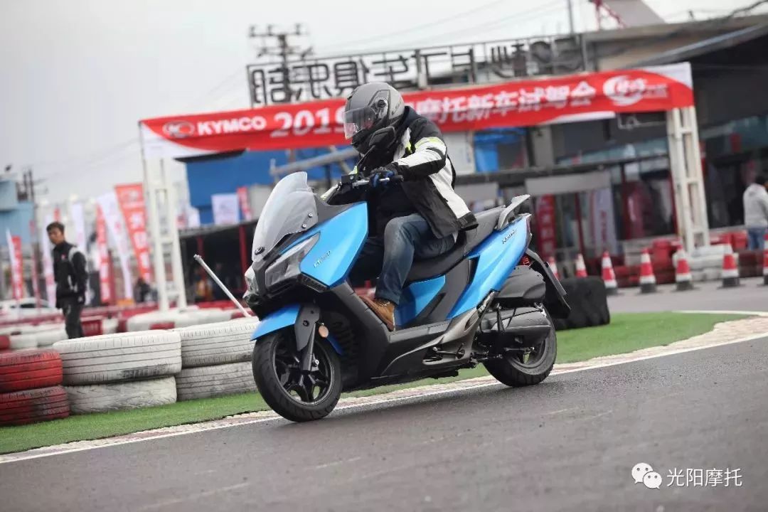 光阳招聘_光阳赛艇S350及CKD版AK500等新车上市