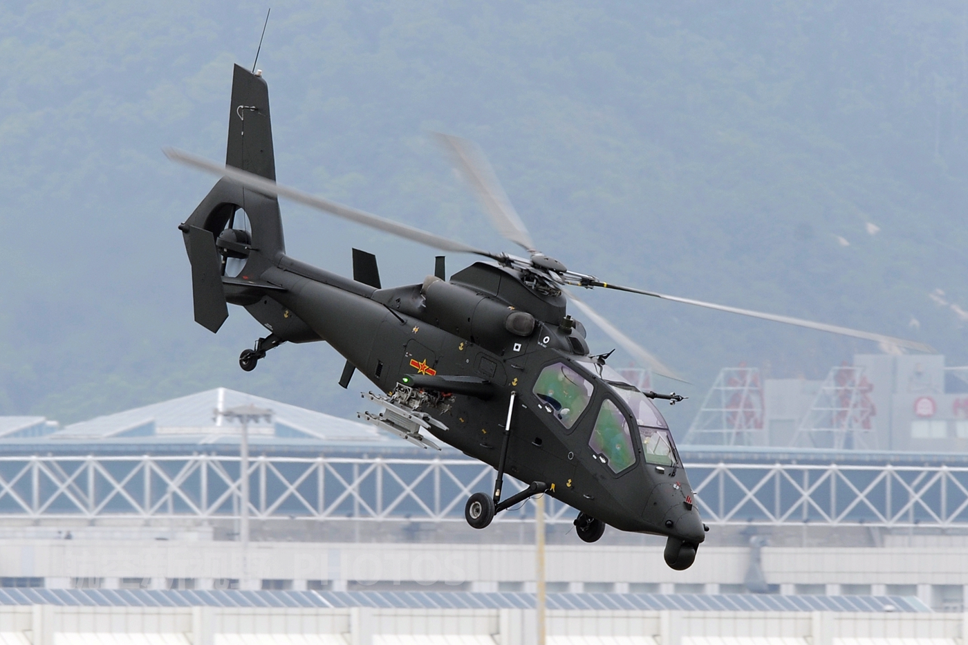 1/ 12 直-19武装直升机是我国陆军航空兵第二款专用武装直升机,官方