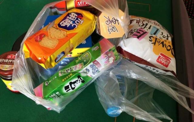                     伏退入秋，管住孩子的嘴，这3种零食娃别吃，不然咳嗽爱生病