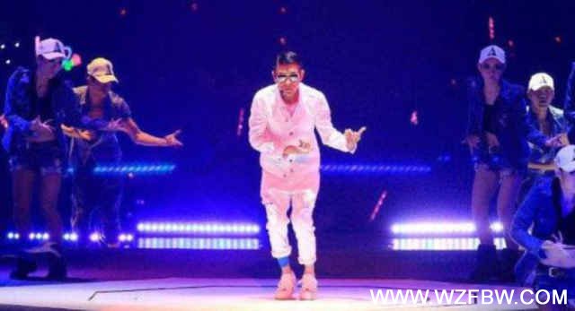 刘德华演唱会完整版御用舞伴 e916287ac98c43d5a617dfa0cc642384.jpeg