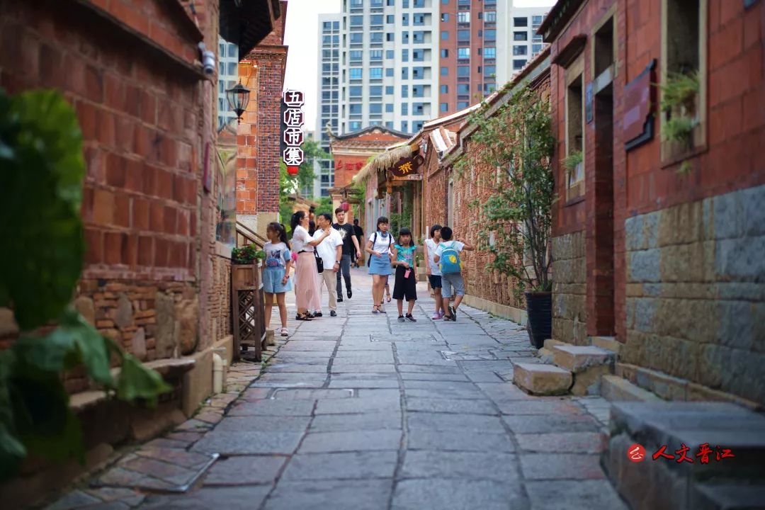 【七律】《晋江五店市》（步韵熊东遨老师《新建五店老街景区即笔》）庄灿煌