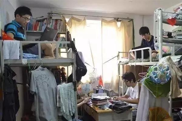 宿舍人均面积_人均耕地面积图(2)