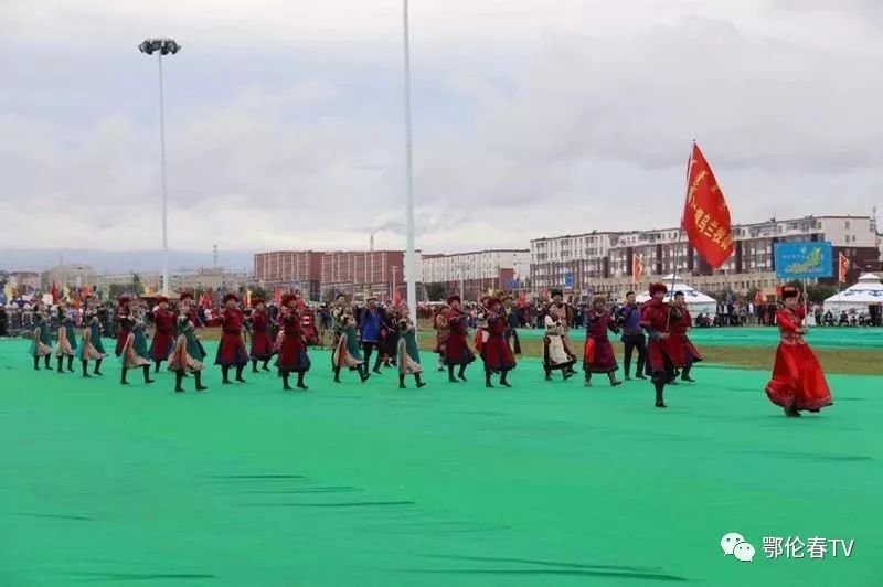 鄂伦春自治旗乌兰牧骑参加第八届内蒙古自治区乌兰牧骑艺术节开幕式