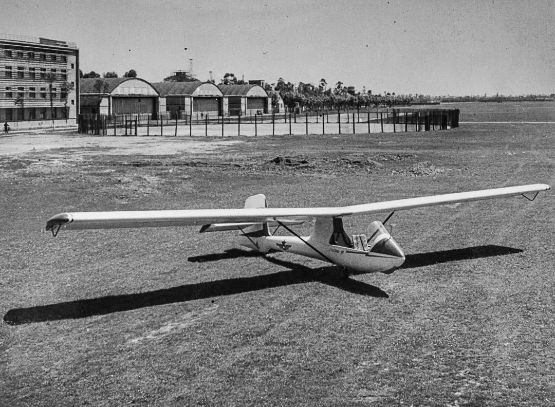 年的"中体产业成都滑翔机制造厂",这里曾诞生了我国的第一架滑翔机,第