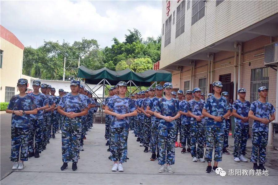 像树一样成长——东莞市东方明珠学校高一新生军训活动圆满结束!